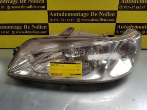 Używane Reflektor lewy Peugeot 306 Break (7E) 1.4 XN,XR Cena € 30,00 Procedura marży oferowane przez de Nollen autorecycling