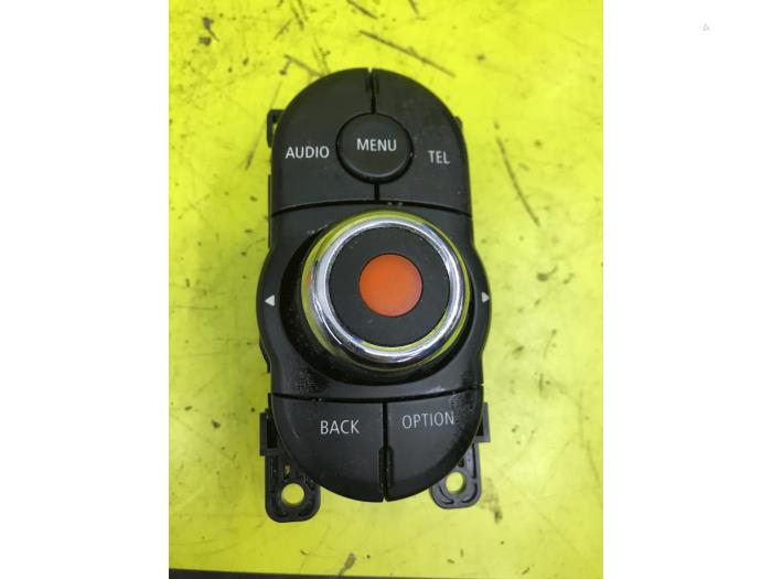 Gebrauchte Command System Bedienung Mini Mini (F56) 2.0 16V Cooper S Preis € 135,52 Mit Mehrwertsteuer angeboten von autodemontage denollen