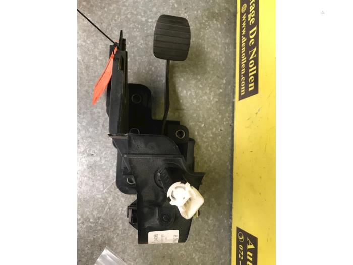 Używane Pedal hamulca Renault Master III (EV/HV/UV/VA/VB/VD/VF/VG/VJ) 2.3 dCi 135 16V FWD Cena € 76,00 Procedura marży oferowane przez autodemontage denollen