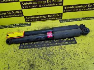 Usagé Kit amortisseur Mercedes Vito (638.0) 2.2 CDI 108 16V Prix € 60,00 Règlement à la marge proposé par de Nollen autorecycling
