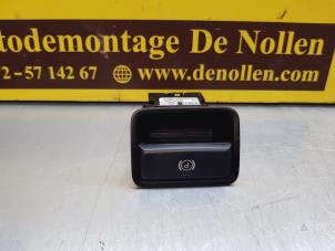 Used Parking brake switch Mercedes A (W176) 2.2 A-200 CDI, A-200d 16V Price € 18,15 Inclusive VAT offered by de Nollen autorecycling