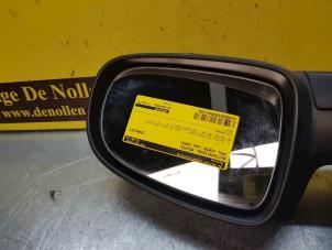 Usagé Rétroviseur extérieur droit Opel Corsa C (F08/68) 1.0 12V Twin Port Prix € 30,00 Règlement à la marge proposé par de Nollen autorecycling