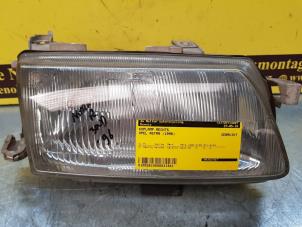 Used Headlight, right Opel Astra F (53/54/58/59) 1.6i Price € 25,00 Margin scheme offered by de Nollen autorecycling