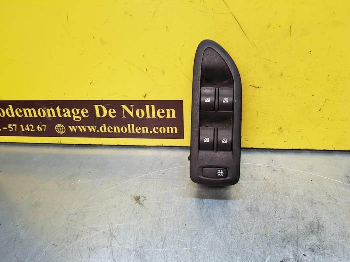 Usados Interruptor de ventanilla eléctrica Renault Laguna II Grandtour (KG) 1.8 16V Precio € 27,00 Norma de margen ofrecido por autodemontage denollen