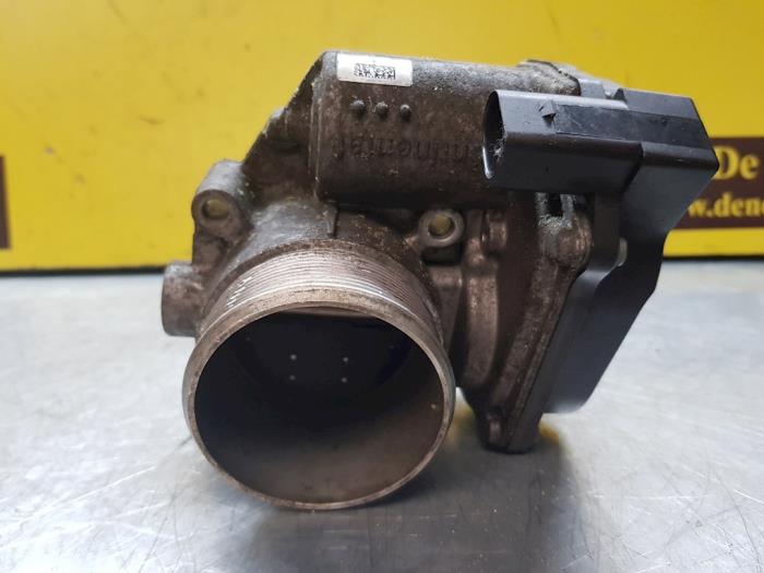 Drosselklappengehäuse van een Audi A4 Avant (B8) 1.8 TFSI 16V 2010