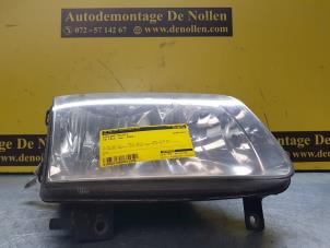Używane Reflektor prawy Volkswagen Polo III (6N2) 1.4 Cena € 35,00 Procedura marży oferowane przez de Nollen autorecycling