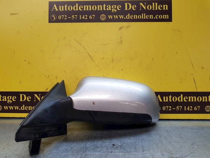Wing mirror, left from a Audi A4 (B6) 1.8 T 20V 2002