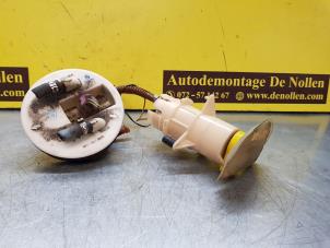 Usados Bomba eléctrica de combustible Audi A4 (B5) 1.6 Precio € 50,00 Norma de margen ofrecido por de Nollen autorecycling