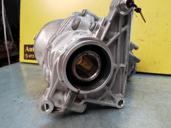 Front differential from a MINI Countryman (F60) 1.5 TwinPower Turbo 12V Cooper SE ALL4 2017