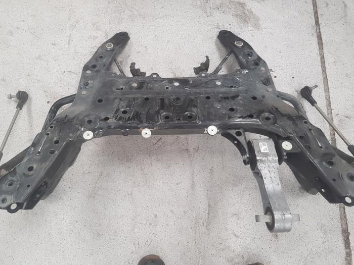 Subframe from a MINI Countryman (F60) 2.0 16V Cooper S 2018