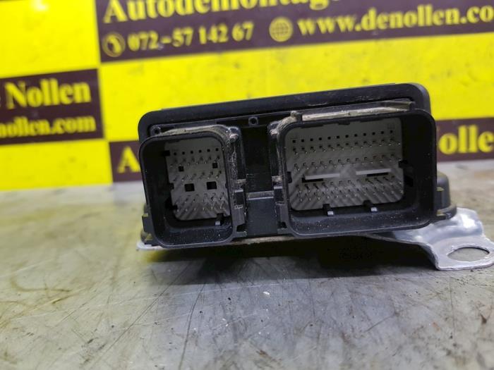 Airbag Module from a Ford Focus 3 1.0 Ti-VCT EcoBoost 12V 125 2016