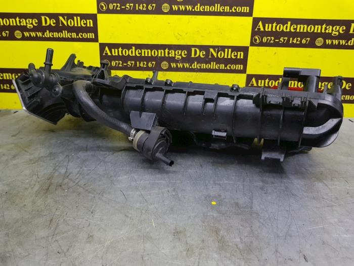 Używane Kolektor dolotowy Mercedes A (W176) 1.6 A-200 16V Cena € 90,00 Procedura marży oferowane przez autodemontage denollen