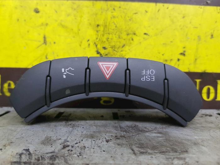 Usados Interruptor ESP Audi TT (8J3) 2.0 TFSI 16V Precio € 26,62 IVA incluido ofrecido por autodemontage denollen
