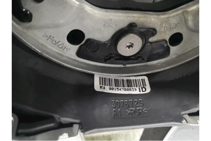 Steering wheel from a Mercedes-Benz A (W176) 1.6 A-200 16V 2017