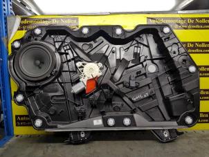 Używane Mechanizm szyby lewej przedniej wersja 2-drzwiowa Ford Fiesta 7 1.1 Ti-VCT 12V 85 Cena € 181,50 Z VAT oferowane przez de Nollen autorecycling