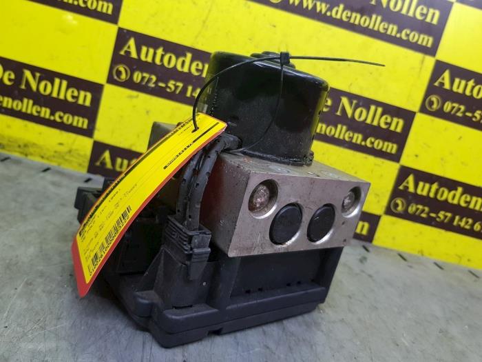 Begagnade ABS-pump Volkswagen Polo III (6N1) 1.4i 16V 75 Pris € 60,00 Marginaltabell erbjuds av autodemontage denollen