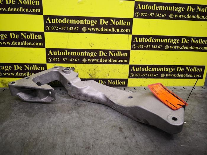 Gearbox mount from a BMW 3 serie Gran Turismo (F34) 335d xDrive 3.0 24V 2017