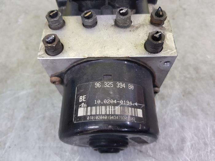 Bloc ABS Peugeot 206 (2A/C/H/J/S), 1998 / 2012 2.0 GTI 16V, Berline avec hayon arrière, Essence, 1.998cc, 99kW (135pk), FWD, EW10J4; RFR, 1999-04 / 2000-10, 2CRFRE (Occasion)