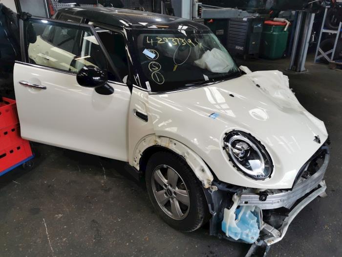 Używane Pompa ABS Mini Mini (F55) 1.5 12V Cooper Cena € 256,00 Procedura marży oferowane przez autodemontage denollen