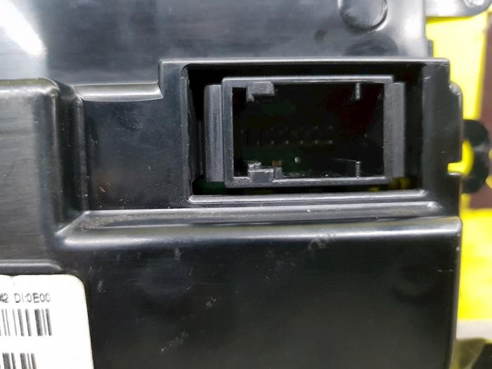 Climatronic panel from a MINI Mini (R56) 1.6 16V Cooper 2011
