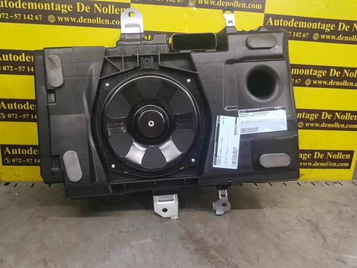 Używane Subwoofer Landrover Range Rover Evoque (LVJ/LVS) 2.2 eD4 16V Cena € 135,00 Procedura marży oferowane przez autodemontage denollen
