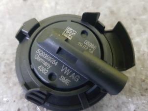 Usados Sensor de airbag Volkswagen Golf VII (AUA) 1.2 TSI 16V Precio € 15,00 Norma de margen ofrecido por de Nollen autorecycling