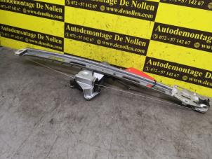 Used Window mechanism 2-door, front right Mercedes A (W168) 1.7 A-170 CDI 16V Price € 37,95 Margin scheme offered by de Nollen autorecycling