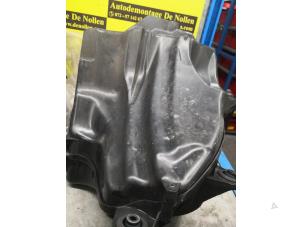 Used Air box BMW 1 serie (E81) 118i 16V Price on request offered by de Nollen autorecycling