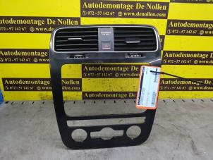 Used Dashboard vent Volkswagen Scirocco (137/13AD) 1.4 TSI BlueMotion Technology 125 16V Price € 50,00 Margin scheme offered by de Nollen autorecycling