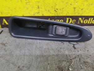 Used Electric window switch Volvo V40 (VW) 1.9 16V T4 Price € 10,00 Margin scheme offered by de Nollen autorecycling
