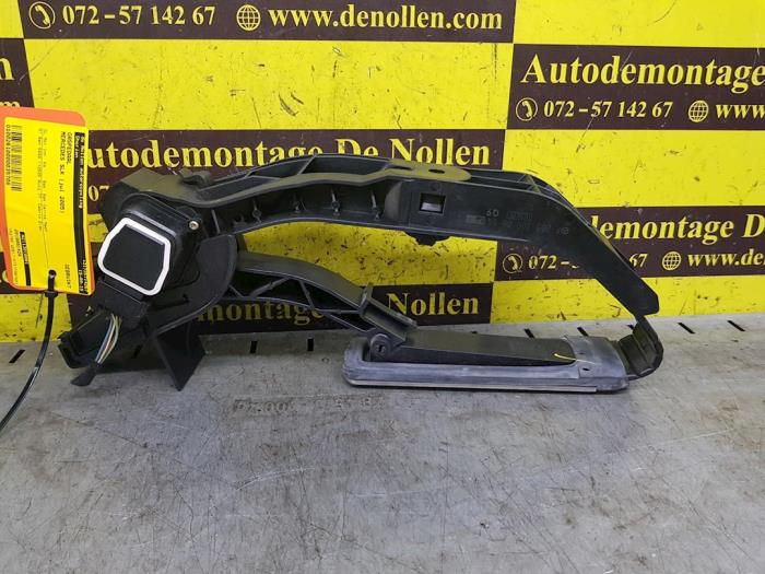 Begagnade Gaspedal Mercedes SLK (R171) 5.4 55 AMG V8 24V Pris € 68,00 Marginaltabell erbjuds av autodemontage denollen