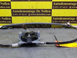 Używane Mechanizm szyby lewej przedniej wersja 4-drzwiowa Renault Megane Scénic (JA) 2.0 RT Cena € 36,50 Procedura marży oferowane przez de Nollen autorecycling