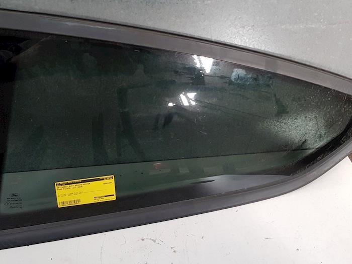 Usados Ventanilla triangular derecha detrás Ford Fiesta 6 (JA8) 1.6 ST 16V Precio € 54,45 IVA incluido ofrecido por autodemontage denollen