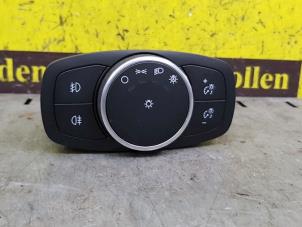 Usados Interruptor de luz Ford Fiesta 7 1.5 EcoBoost 12V ST Precio € 42,35 IVA incluido ofrecido por de Nollen autorecycling