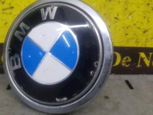 Used Tailgate handle BMW 1 serie (E81) 116i 1.6 16V Price € 35,09 Inclusive VAT offered by de Nollen autorecycling