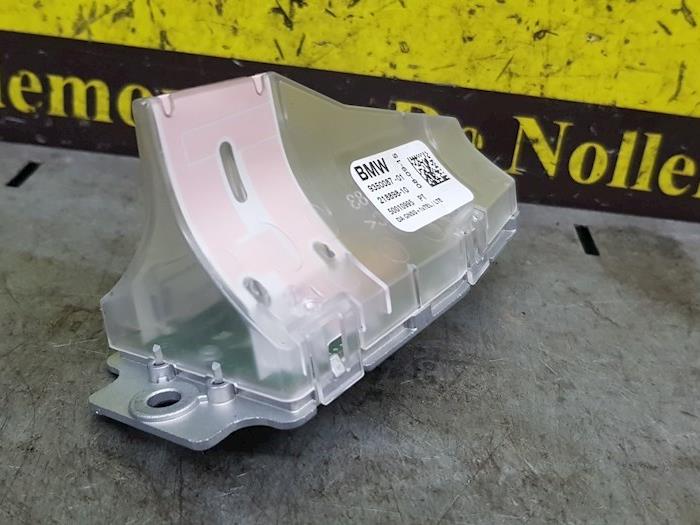 Używane Antena BMW 1 serie (F20) 116d 1.5 12V TwinPower Cena € 45,00 Procedura marży oferowane przez autodemontage denollen