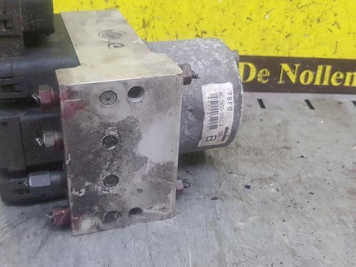 Begagnade ABS-pump Suzuki Alto (RF410) 1.1 16V Pris € 51,00 Marginaltabell erbjuds av autodemontage denollen