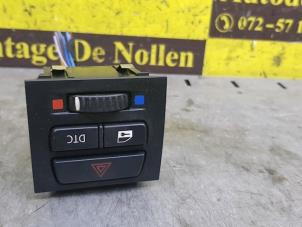Used Panic lighting switch BMW 3 serie (E92) 320i 16V Price € 30,25 Inclusive VAT offered by de Nollen autorecycling