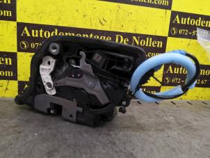 Usagé Serrure avant gauche Mini Mini (F55) 2.0 16V Cooper S Prix € 84,70 Prix TTC proposé par de Nollen autorecycling