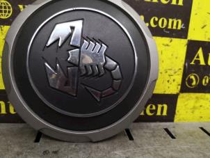 Used Hub cap Fiat 500/595/695 1.4 T-Jet 16V Assetto Corse Price € 54,45 Inclusive VAT offered by de Nollen autorecycling