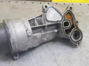 Used Oil filter housing Peugeot 207 CC (WB) 1.6 16V Price € 48,40 Inclusive VAT offered by de Nollen autorecycling