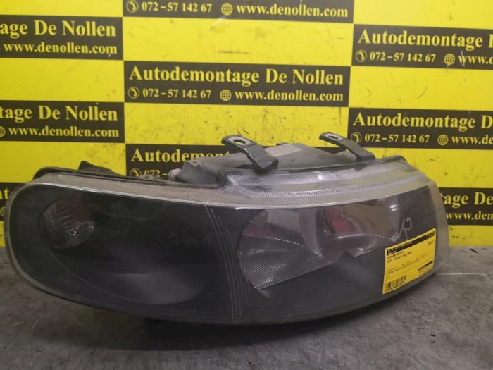 Używane Reflektor prawy Seat Toledo (1M2) 1.8 20V Cena € 27,00 Procedura marży oferowane przez autodemontage denollen