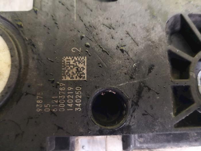 Begagnade Batterilåda Mini Countryman (F60) 2.0 Cooper D Pris € 82,28 Inklusive moms erbjuds av autodemontage denollen