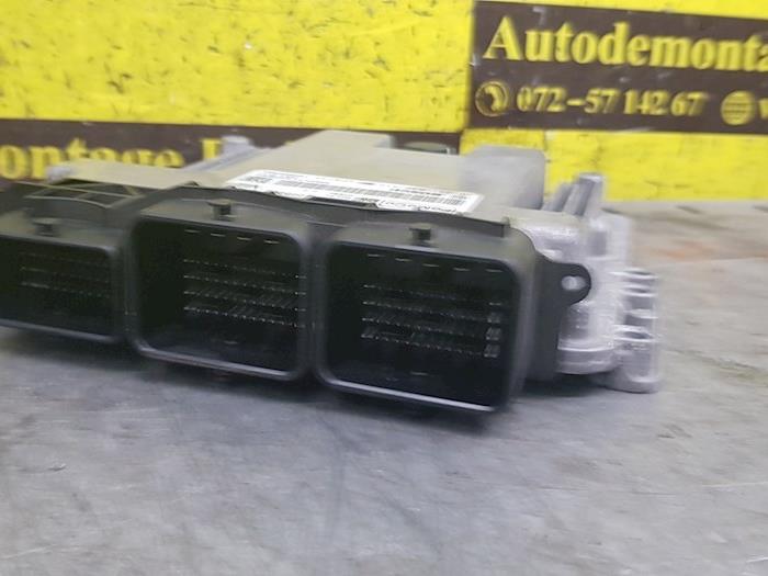 Calculateur moteur d'un Jaguar XF Sportbrake 2.2 D S 16V 2014