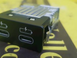 Gebrauchte Modul USB Mini Countryman (F60) 2.0 Cooper D Preis € 60,50 Mit Mehrwertsteuer angeboten von de Nollen autorecycling