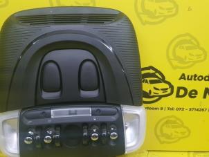 Usados Luz interior delante Mini Clubman (F54) 2.0 Cooper S 16V Precio € 151,25 IVA incluido ofrecido por de Nollen autorecycling