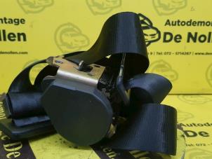 Used Rear seatbelt, left Peugeot 206 CC (2D) 1.6 16V Price € 49,99 Margin scheme offered by de Nollen autorecycling