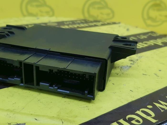 Begagnade PDC-modul Landrover Discovery V (LR) 2.0 Td4 16V Pris € 108,90 Inklusive moms erbjuds av autodemontage denollen