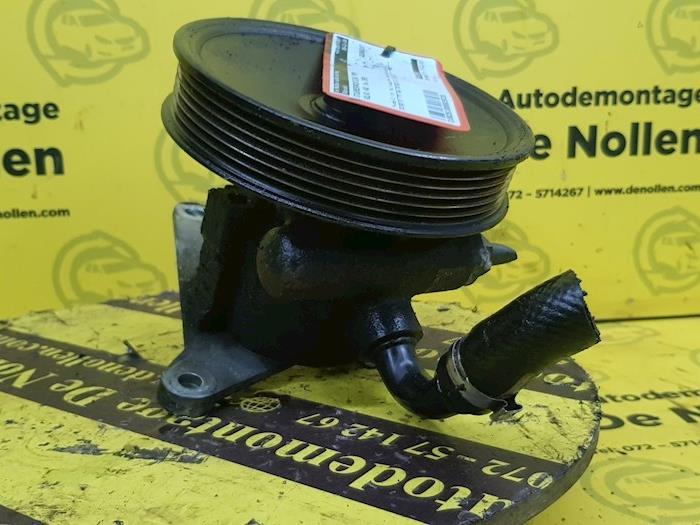 Usagé Pompe de direction Volvo V40 (VW) 1.8 16V Prix € 36,00 Règlement à la marge proposé par autodemontage denollen