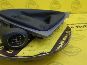 Used Gear stick cover BMW 1 serie (E81) 116i 1.6 16V Price € 60,50 Inclusive VAT offered by de Nollen autorecycling